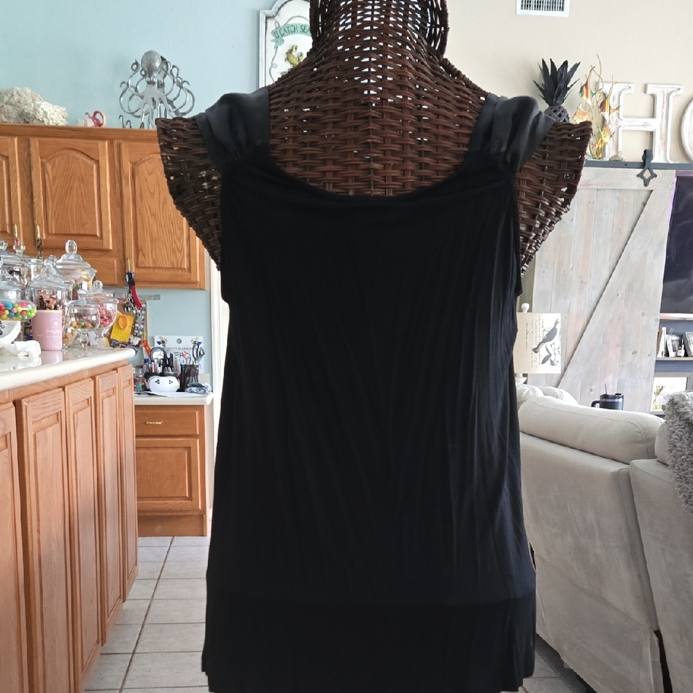 Cable & Gauge Black Ruffled Sleeveless Tank Top - Picture 10 of 13